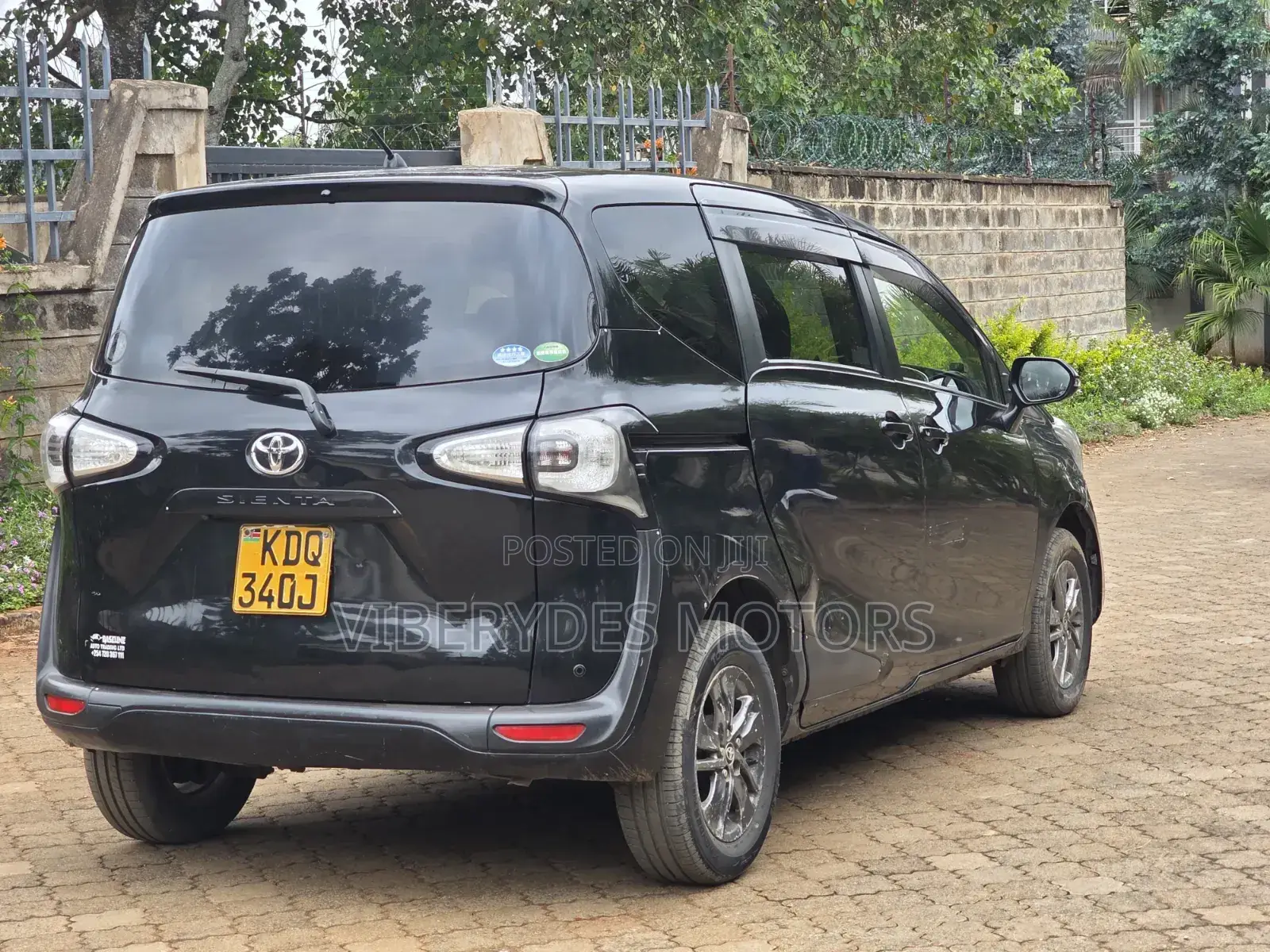 Toyota Sienta 2017 Black