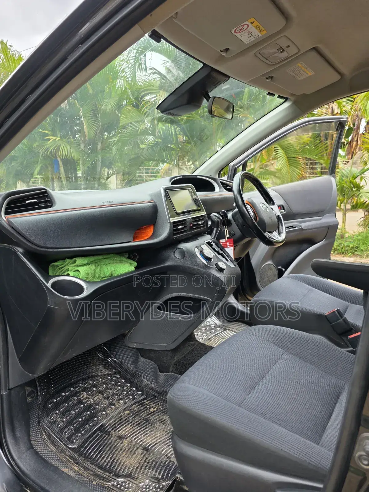 Toyota Sienta 2017 Black