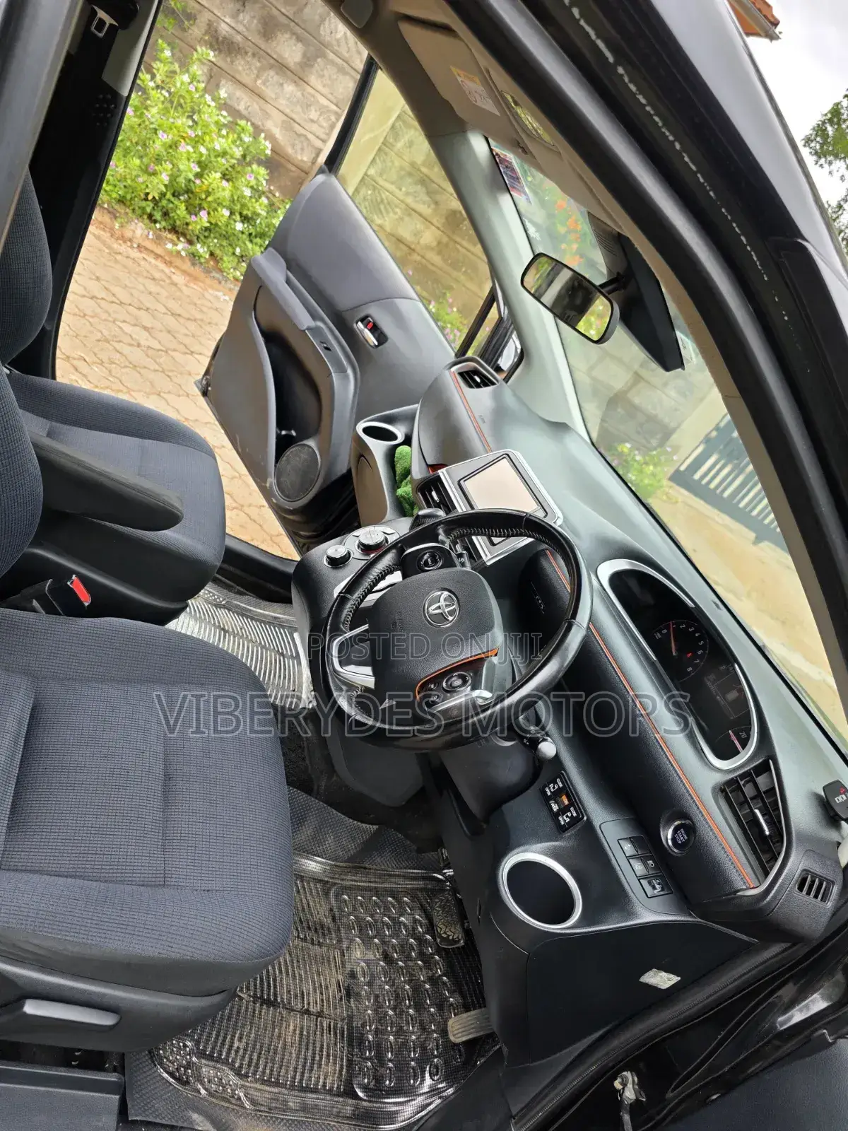 Toyota Sienta 2017 Black