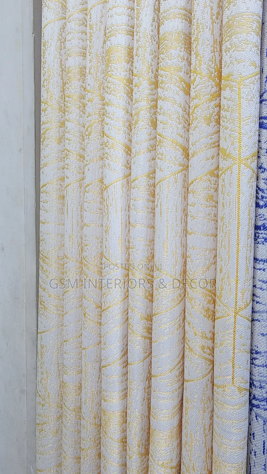 Beautiful Curtains for Living Rooms in Gold Theme