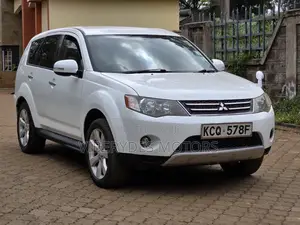 Mitsubishi Outlander 2011 White
