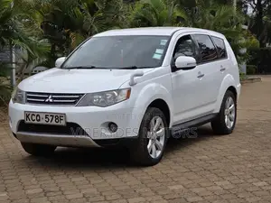 Mitsubishi Outlander 2011 White