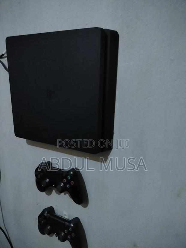 Playstation 4 Slim