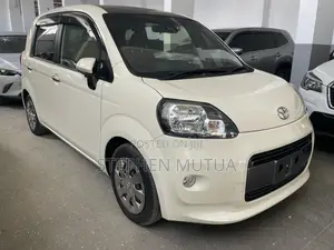Toyota Porte 1.5 FWD 2019 White