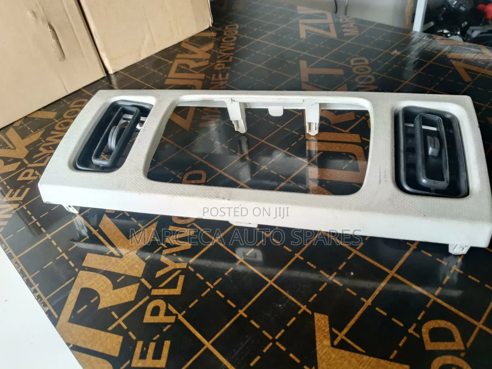 Radio Console/Radio Frame