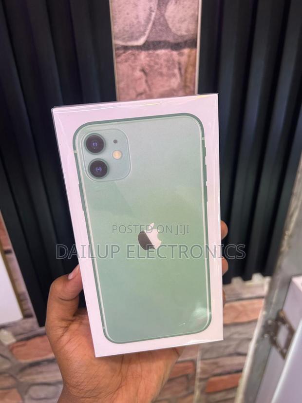 New Apple iPhone 11 128 GB Green