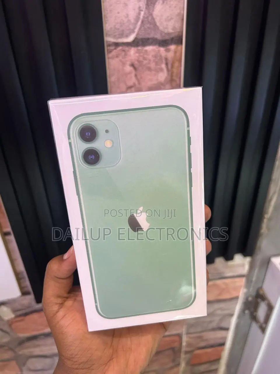 New Apple iPhone 11 128 GB Green