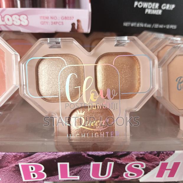 Mini Queen Blush + Free Highlighter - thumbnail 3