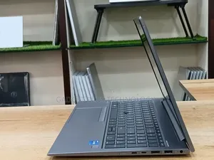 Laptop HP ZBook Firefly G8 16GB Intel Core i7 SSD 512GB