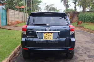Toyota Vanguard 2012