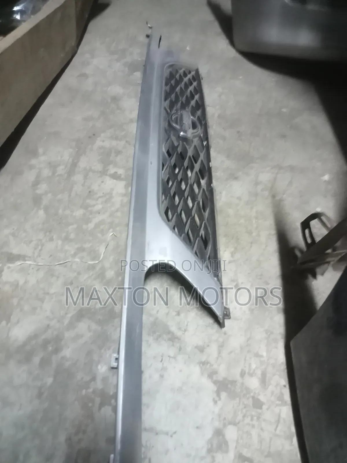 Nissan Serena 2000 Main Grille
