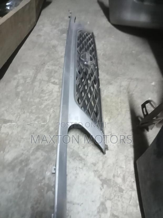 Nissan Serena 2000 Main Grille