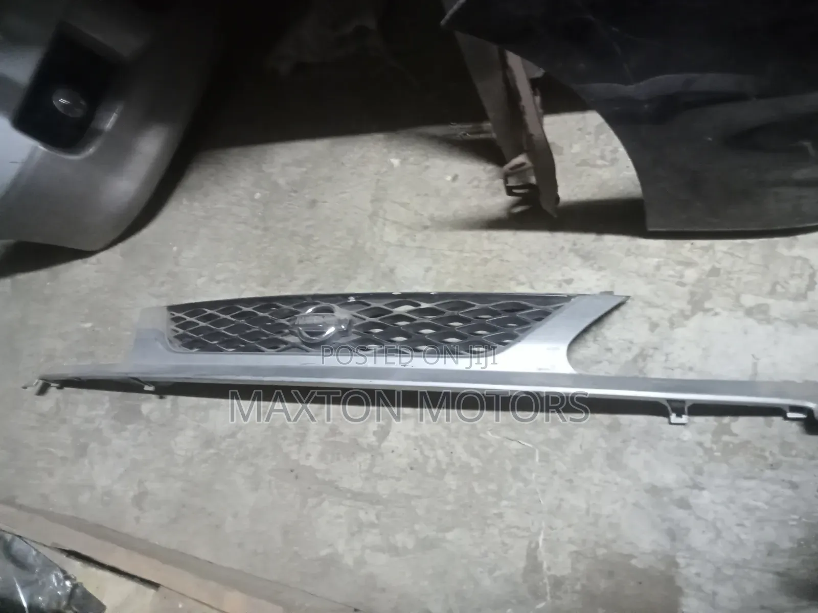 Nissan Serena 2000 Main Grille