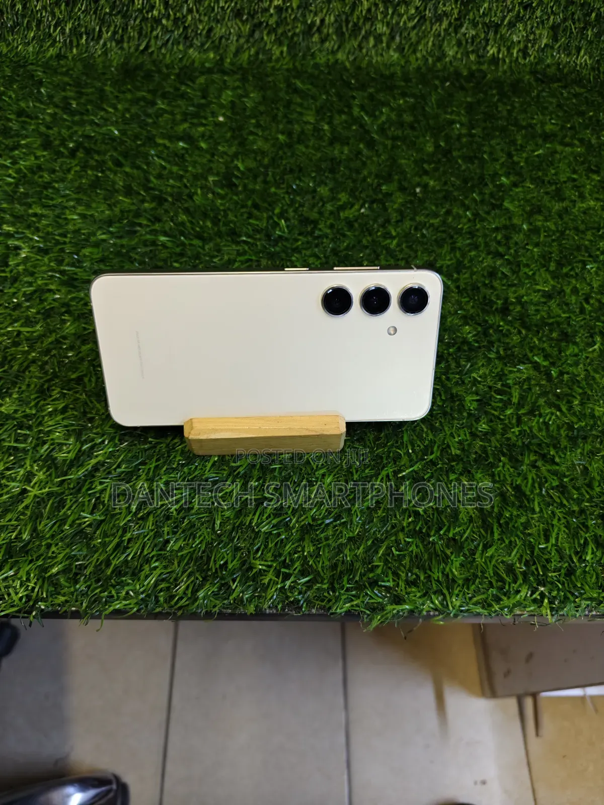 New Samsung Galaxy S24 256 GB Gold