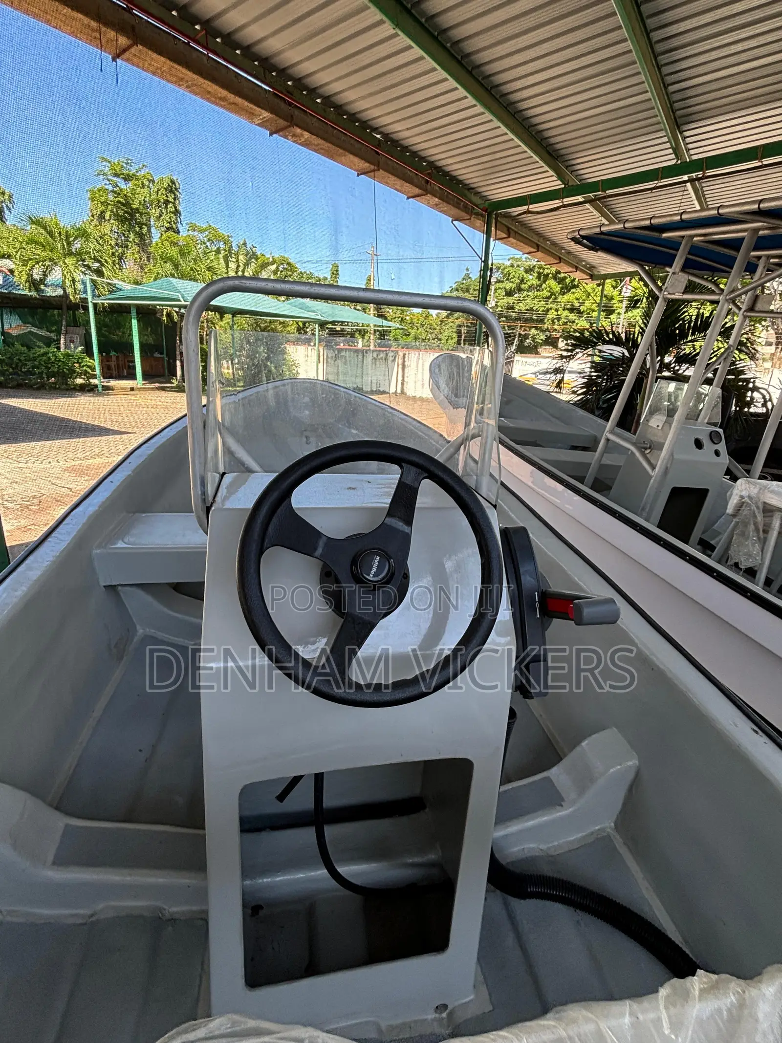 19' Centre Console Dinghy