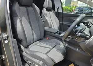 Peugeot 5008 2019 Green