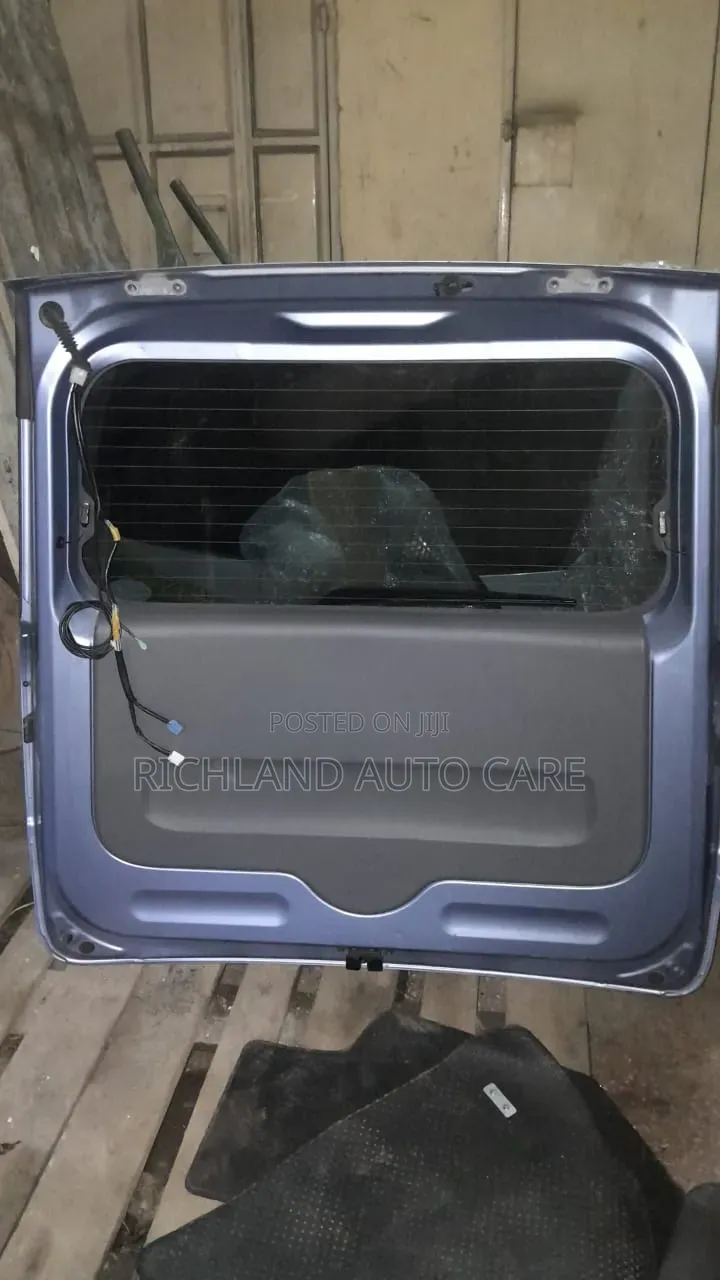 Boot Toyota Sienta NSP 81g