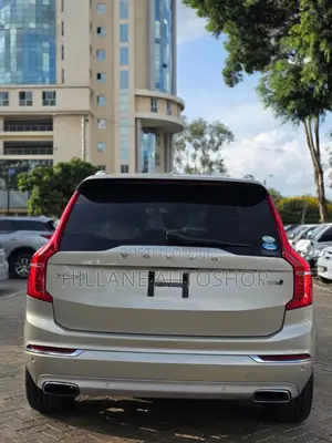 Volvo XC90 2018 Gold