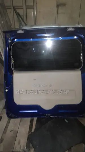 Boot Toyota Sienta NSP 81g