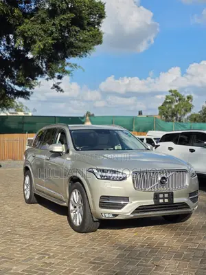 Volvo XC90 2018 Gold