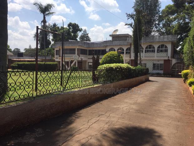 Commercial Property With Service Charge Included in Hill View - thumbnail 2