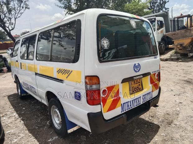 Toyota HiAce 2006 White