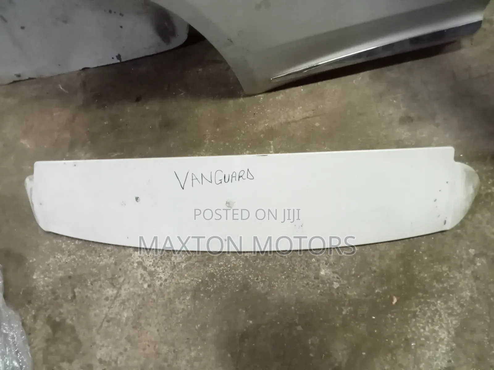 Tailgate Spoiler Vanguard