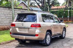 Toyota Land Cruiser 2018 Gold
