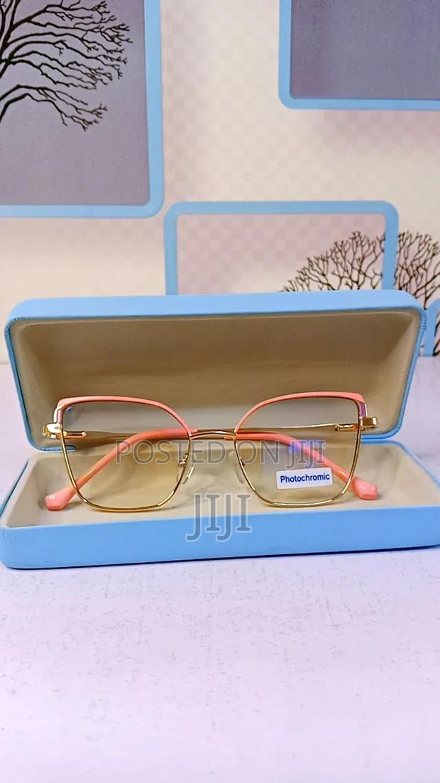 Pink Photochromic Glasses