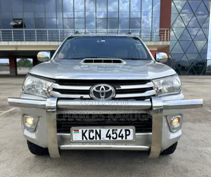 Toyota Hilux 2010 Silver