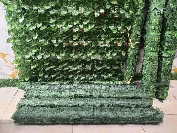 Outdoor Artificial Green Wall | Long-Lasting Privacy Screen - main view