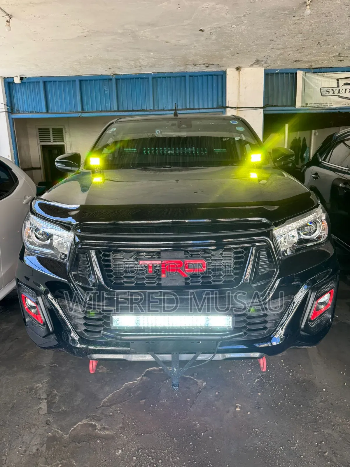 Toyota Hilux 2.4 Diesel 2020 Black