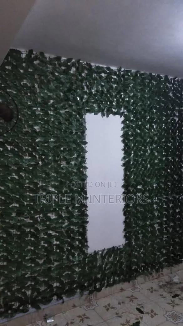 Beautiful Green Wall for Modern Living With Privacy Fence