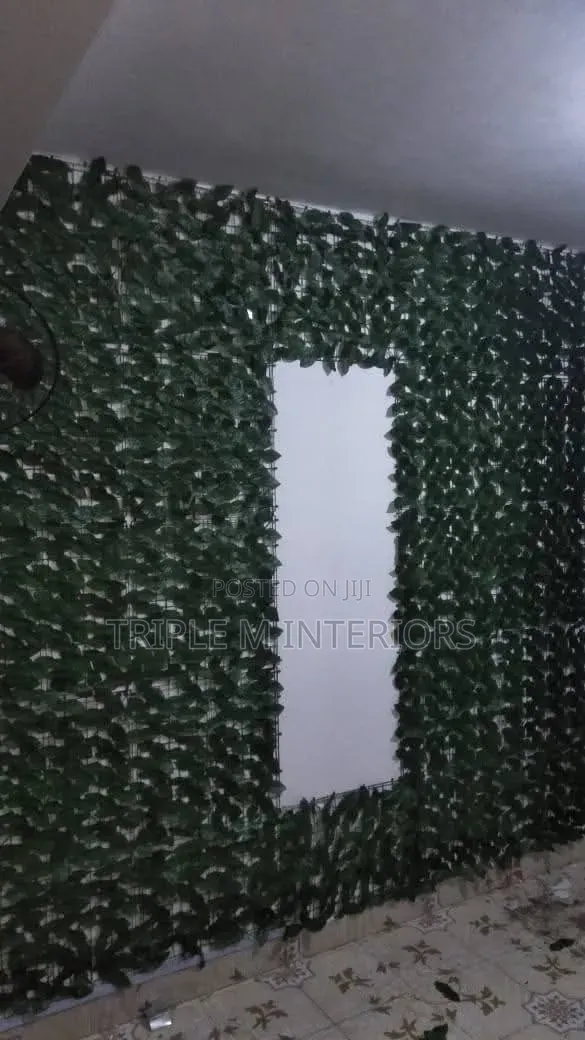 Beautiful Green Wall for Modern Living With Privacy Fence