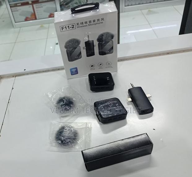 F11-2 Wireless Lavalier Microphone 3-in-1 With Dual Clip-on Mics