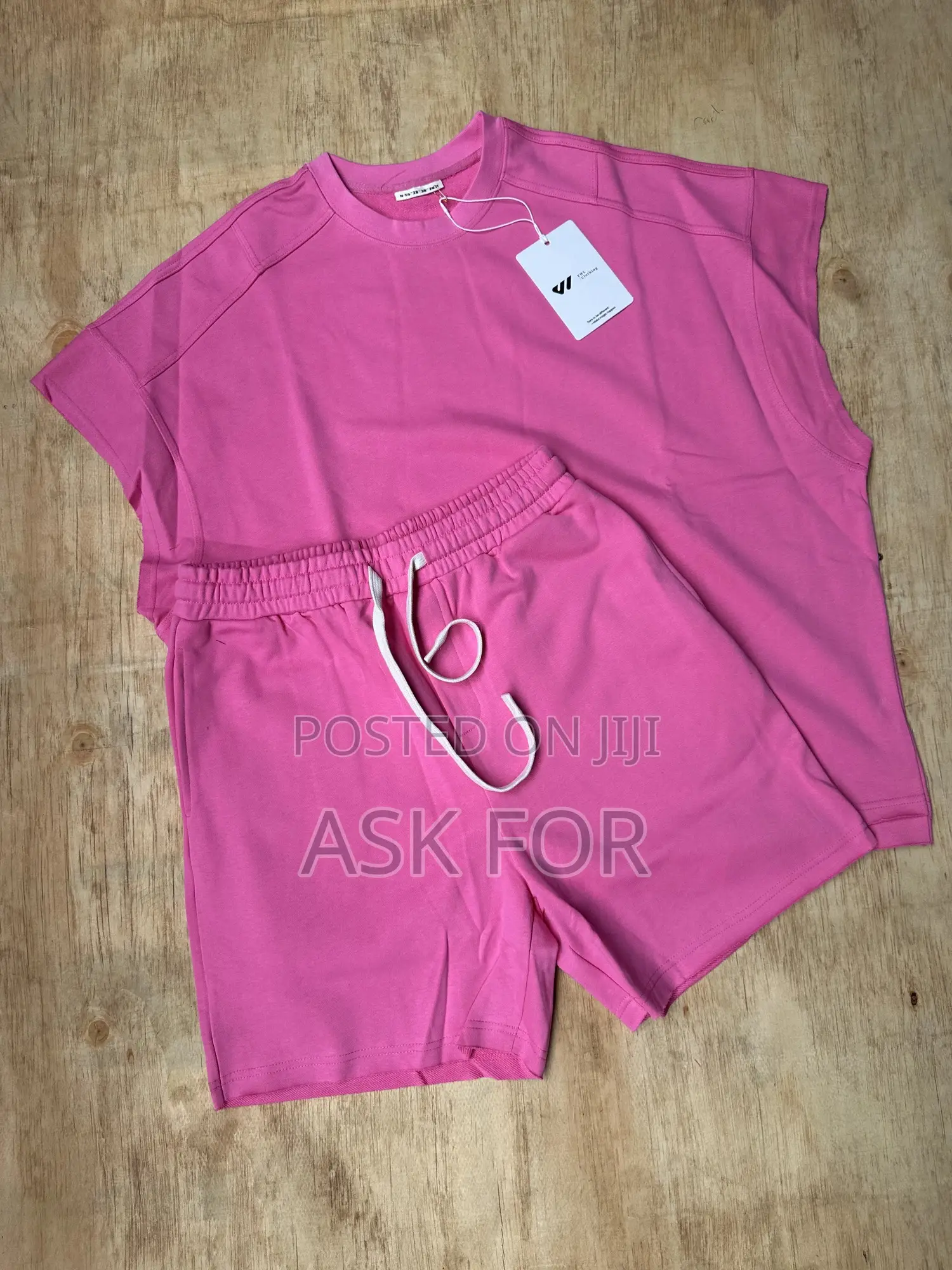 Collective Two-Piece Matching Set a Short-Sleeve Shirt and Shorts.
