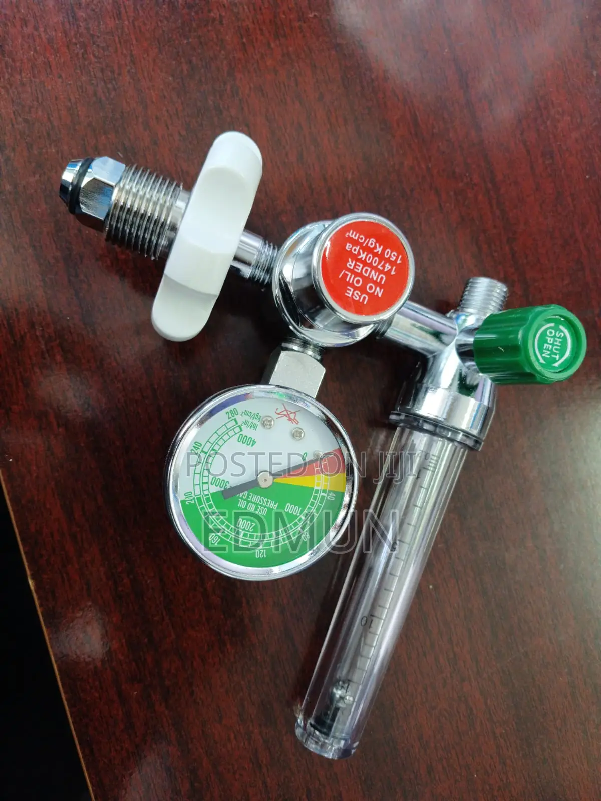 Oxygen Regulator