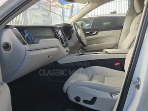 Volvo XC60 T5 Inscription AWD 2019 Beige