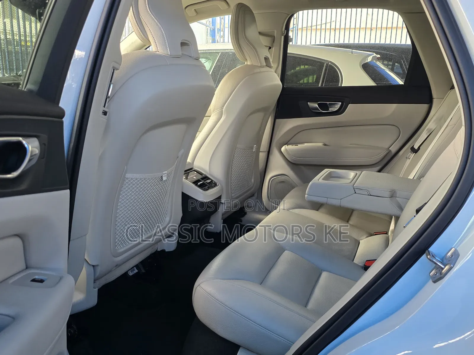 Volvo XC60 T5 Inscription AWD 2019 Beige