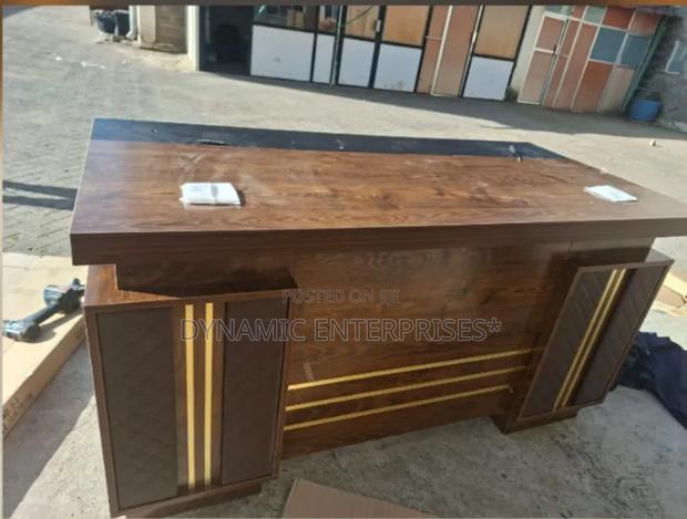 Modern 1.4m Wooden Executive Office Desk With Lockable Storage - thumbnail 2