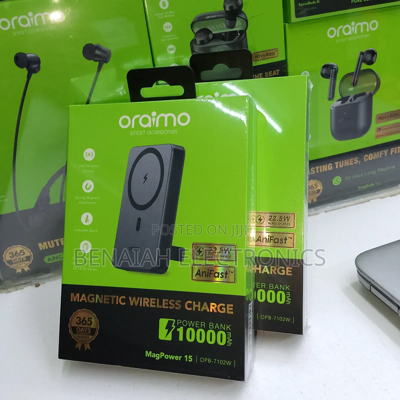 Fast Charging Wireless Powerbank 22.5 Watts With Foldable Stand