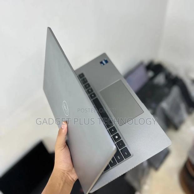 Laptop Dell Latitude 5430 16GB Intel Core i7 SSD 512GB - thumbnail 3