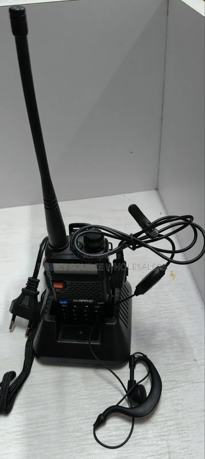 Baofeng Uv-5r Walkie Talkie With Long Range and Clear Sound. Dual Band
