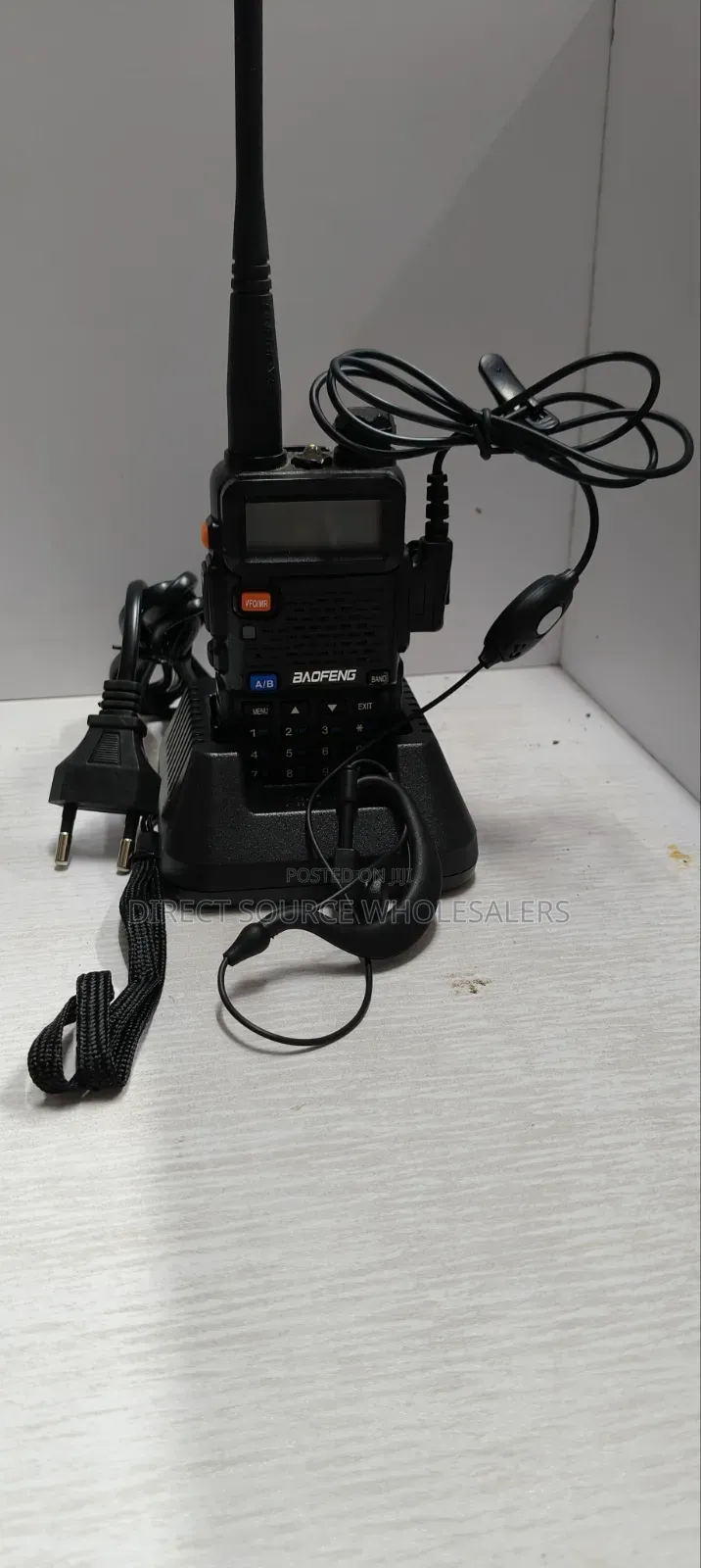 Baofeng Uv-5r Walkie Talkie With Long Range and Clear Sound. Dual Band