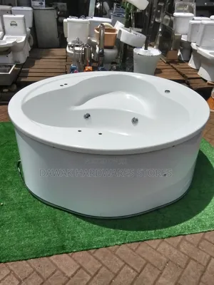 Round Shaped Double Jacuzzi