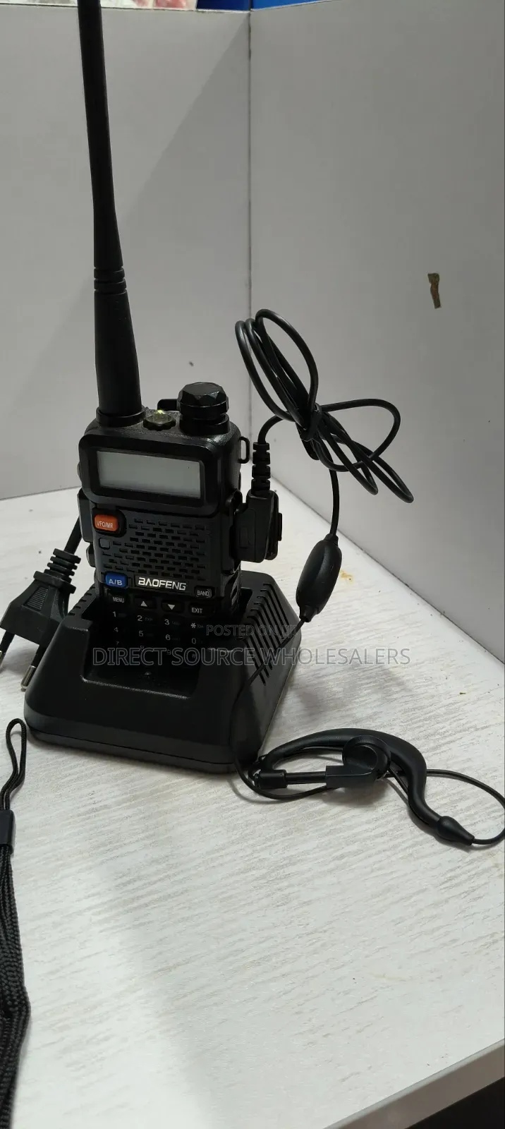 Baofeng Uv-5r Walkie Talkie With Long Range and Clear Sound. Dual Band