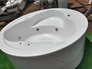 Round Shaped Double Jacuzzi