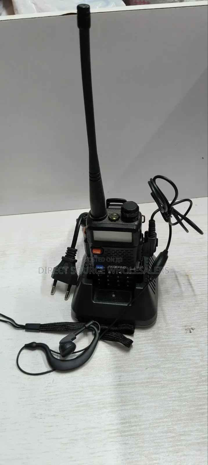 Baofeng Uv-5r Walkie Talkie With Long Range and Clear Sound. Dual Band