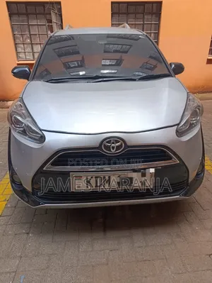 Toyota Sienta 2016 Silver