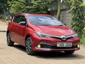 Toyota Auris 2017 Red